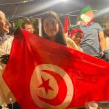 �Il secondo, soprattutto, � stato molto apprezzato dai baresi�, ci dice la ragazza mostrandoci la bandiera della Tunisia
